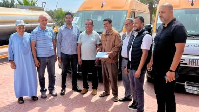 Photo of تسليم مفاتيح خمس سيارات جديدة للنقل المدرسي تعزز العرض الاجتماعي والتعليمي بالجماعة